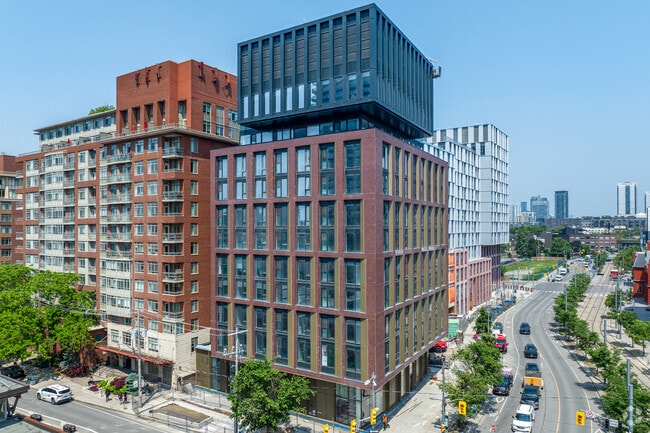 Building Photo - 422 Cherry St