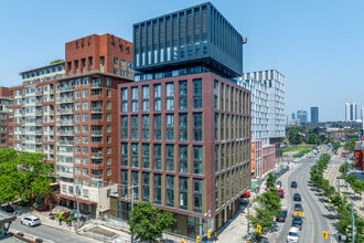 Building Photo - 432 Cherry St