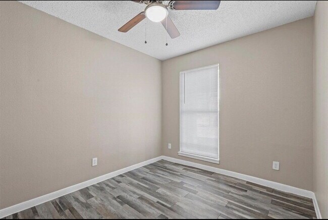 Foto del edificio - Spacious & Modernized Duplex Living in Southwest Fort Worth