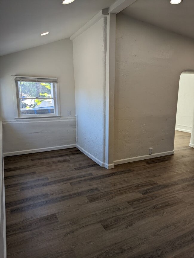 Building Photo - 2221 Suncrest Blvd
