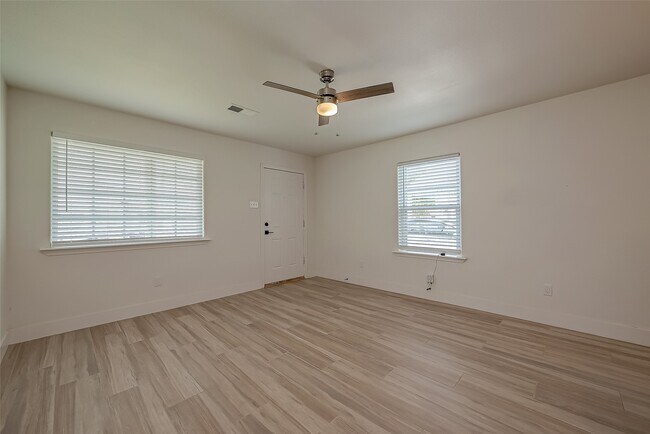 Foto del edificio - 915 Adele St