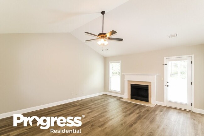 Foto del edificio - 1680 Deer Creek Ln