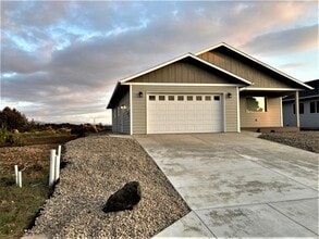 Building Photo - 719 Seacrest Dr