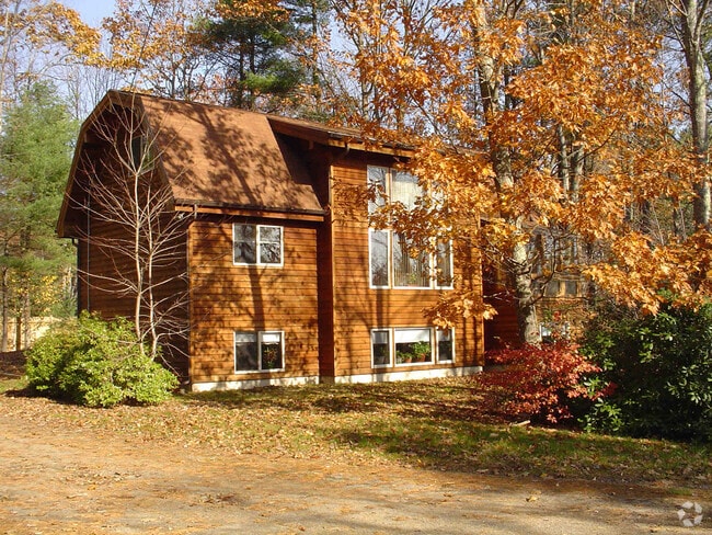 Building Photo - 27 Log Cabin Rd