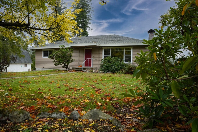 Building Photo - 11839 Glenwood Rd