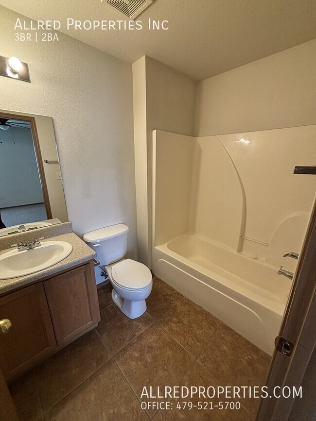 Foto del edificio - 407 E Asher Ct