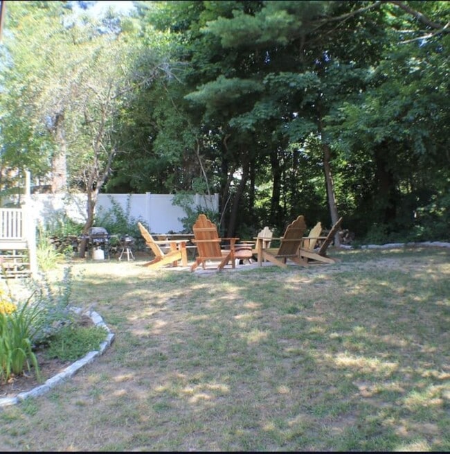 Foto del edificio - 29 Thompson Ln