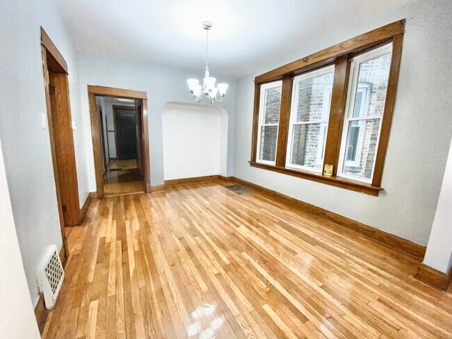 Building Photo - 2221 N Springfield Ave