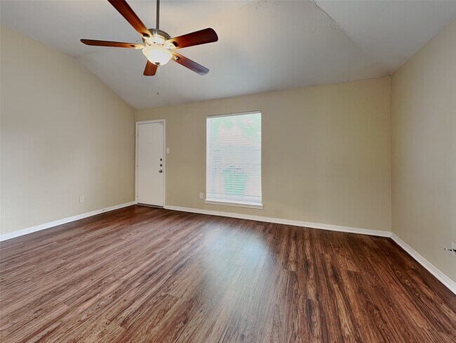 Foto del edificio - 12406 Westwold Dr