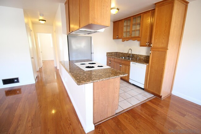 Building Photo - 9516 Carroll Canyon Rd