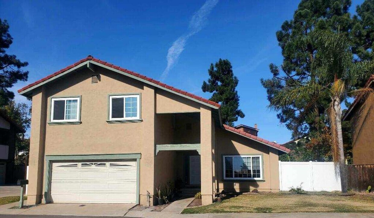 Primary Photo - Beautiful home located on a cul de sac
