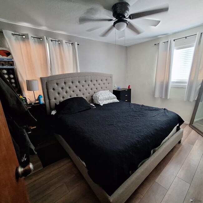 Foto del edificio - 930 E 25th St