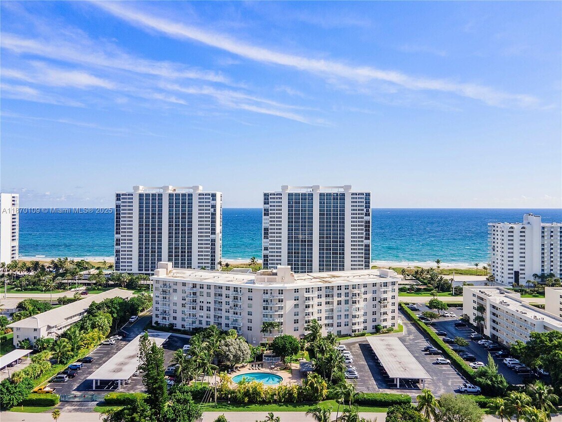 Foto principal - 2851 S Ocean Blvd