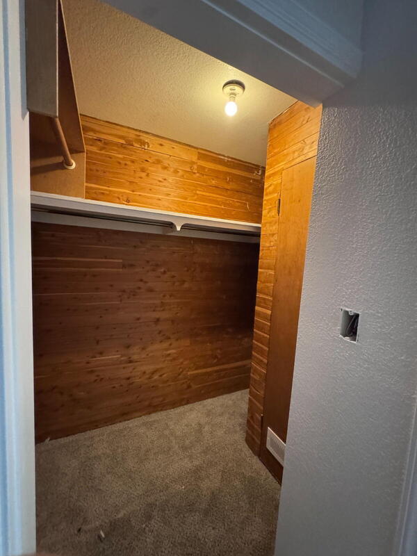 Building Photo - 2445 Town Cir