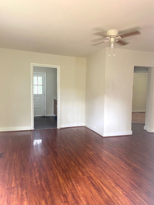 Foto del edificio - 2212 Center Way S