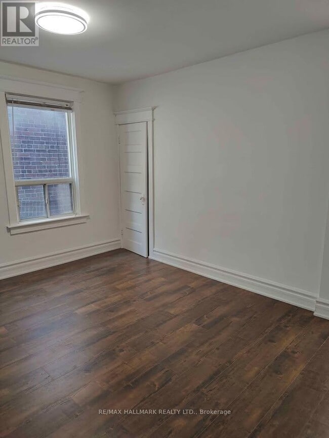 Building Photo - 372 Woodbine Ave