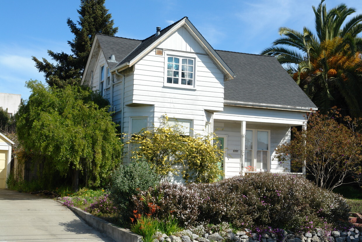 Foto principal - 1727 Addison St