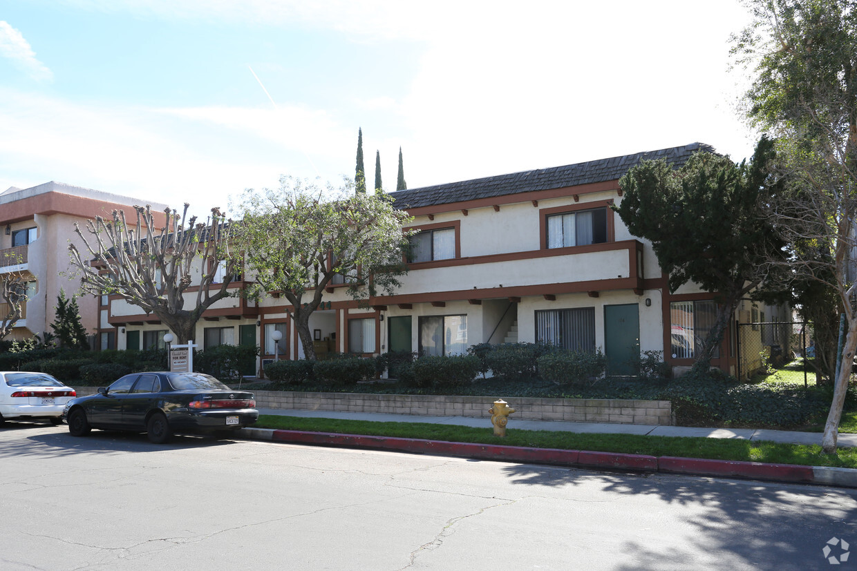 Foto principal - Churchill Court Apartments