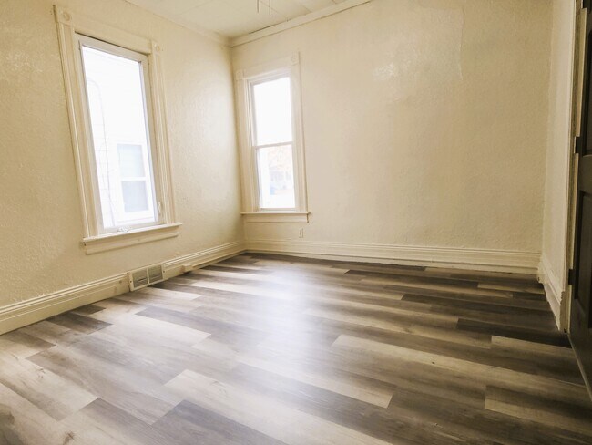 Foto del edificio - 578 W 6th St