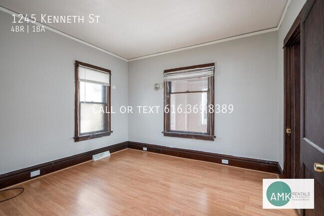 Building Photo - 1245 Kenneth St