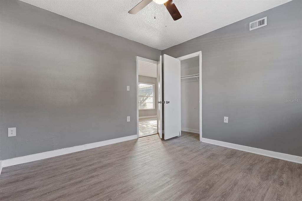 Foto principal - 3756 Trovati St