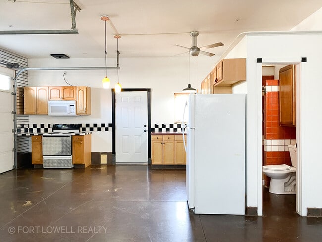 Building Photo - Cozy 704sqft studio available in Scottsdale