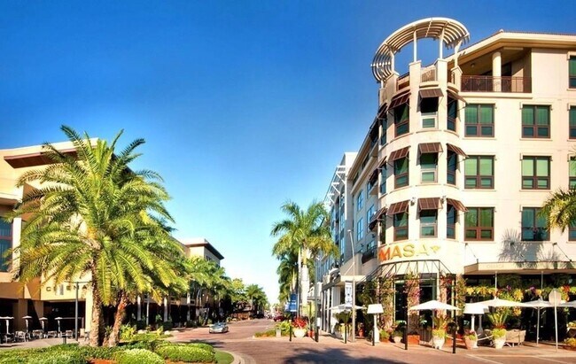 Foto del edificio - ** ADORABLE 2ND FLOOR 2/2 CONDO CANAL VIEW...