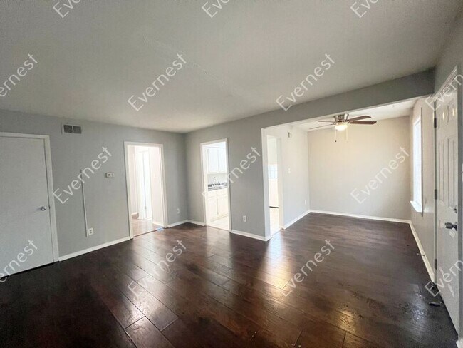 Building Photo - 1129 Catalina Rd