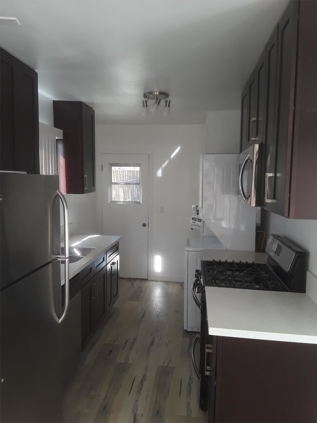 Building Photo - 5315 Loma Linda Ave