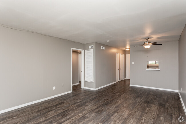 2BR, 2BA - 980SF - Normandy Place Apartments