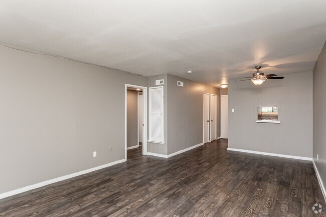 2HAB, 2BA - 980 ft² - Normandy Place Apartments