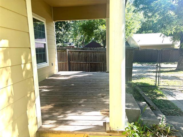 Foto del edificio - 905 Isbell Rd