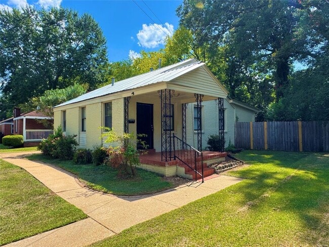 Building Photo - 208 Bradley Dr