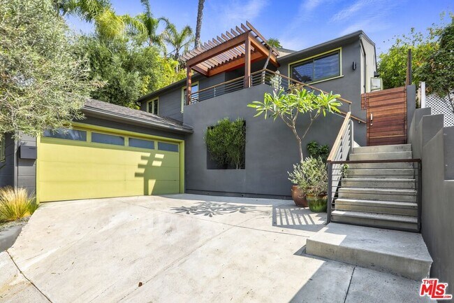 Building Photo - 4136 Holly Knoll Dr