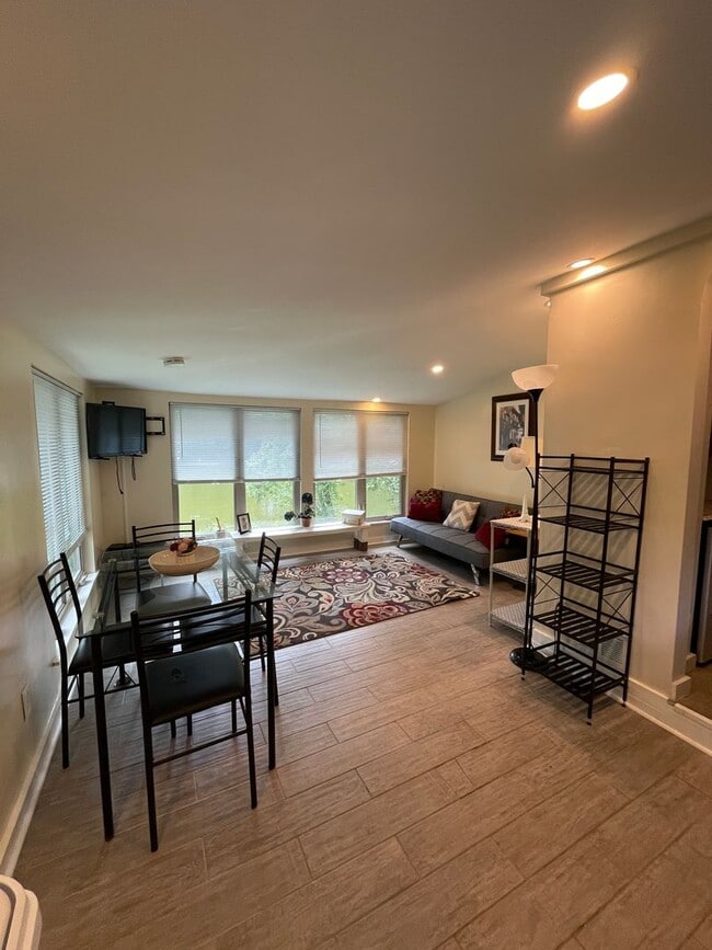 Photo - 2971 S River Rd Apartment