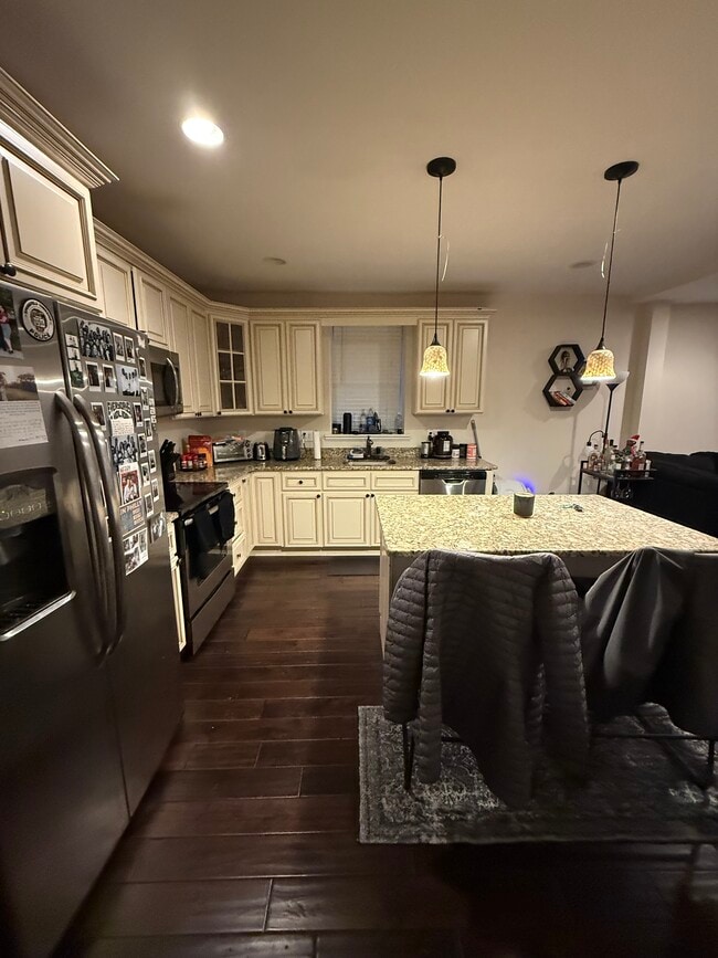 Building Photo - 6110 Ridge Ave