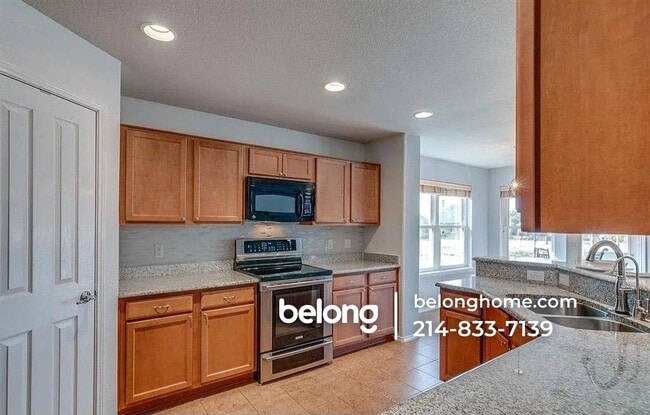 Building Photo - 15833 Coyote Hill Dr