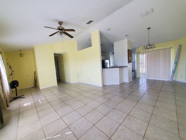 Building Photo - SW area 3/2/2