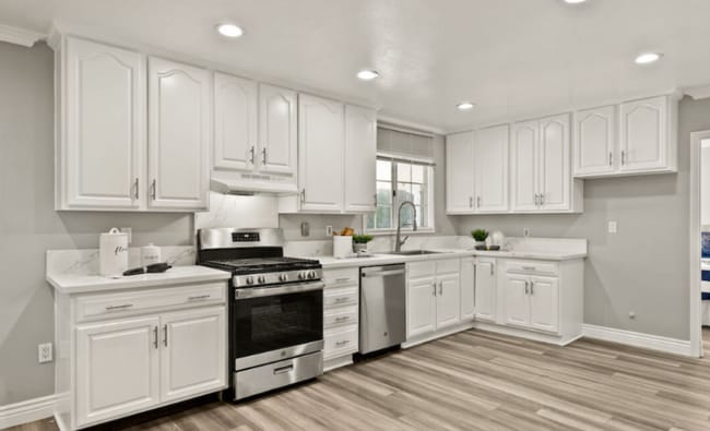 Building Photo - 1342 E Elsmere Dr