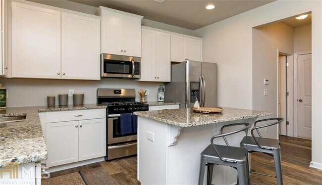 Building Photo - 5467 Burrus Ln SW