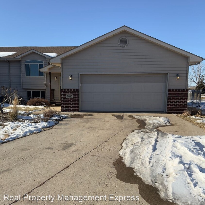 4 br, 2 bath House 7812 W 67th St. House Rental in Sioux Falls, SD