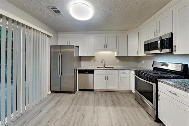 Building Photo - 4841 Chapelle Ct