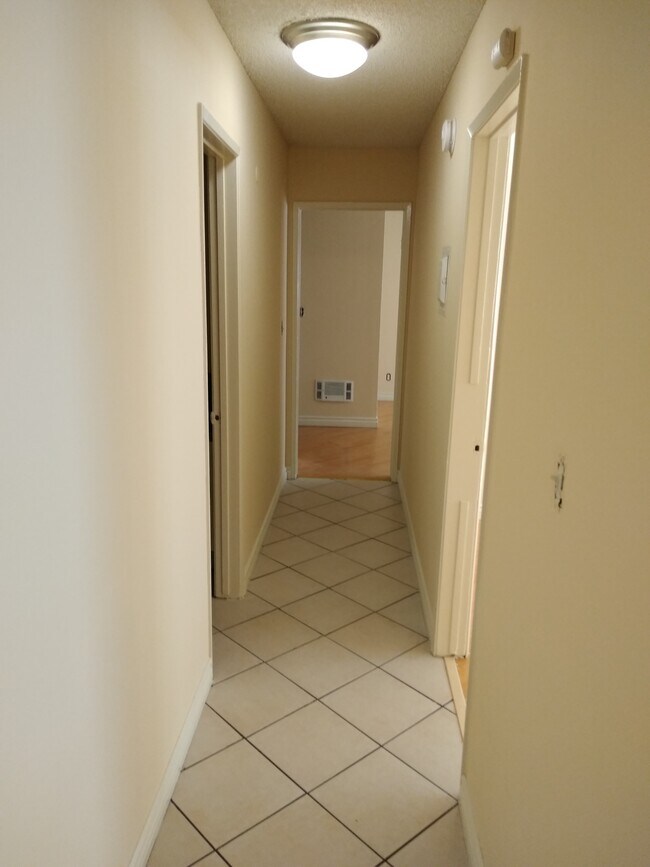 Foto del edificio - 13717 Chadron Ave
