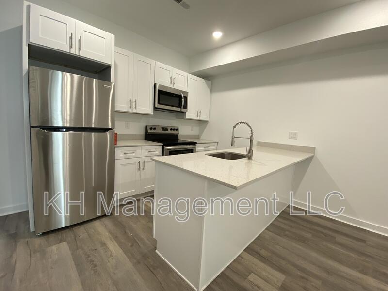 Primary Photo - 709 N 44th St