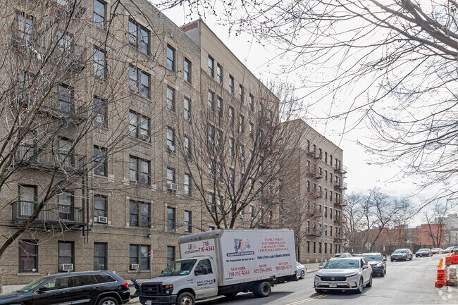 Foto del edificio - 54 Featherbed Ln