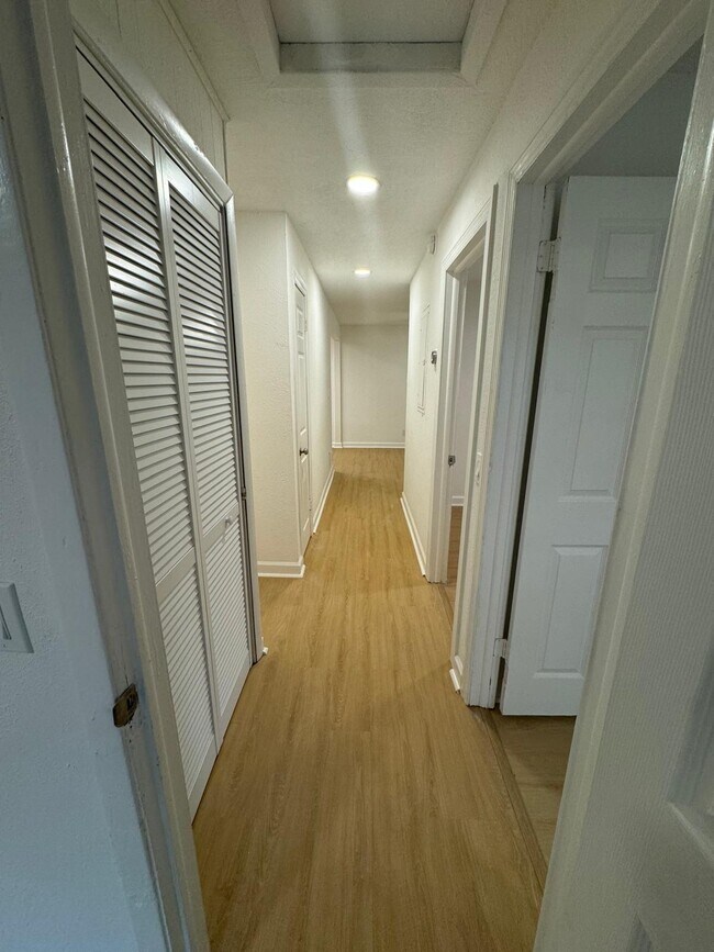 Foto del edificio - 2611 Sunny Acres Dr N