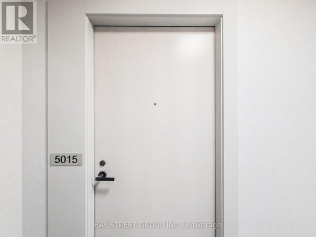 Photo du bâtiment - 8 Interchange Wy