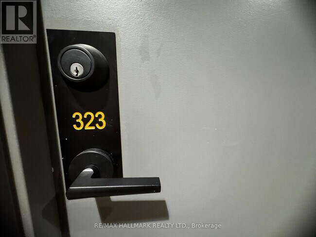 Photo du bâtiment - 1010 Dundas St E