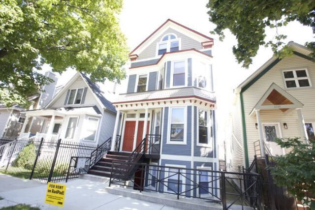 Building Photo - 3023 N Oakley Ave