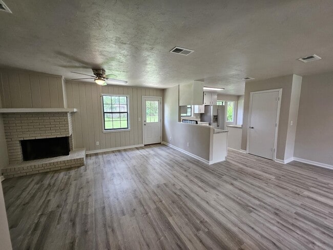 Building Photo - 3245 Whitney Dr E